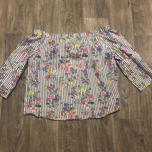 ❤️ 4 for $15 Off the shoulder Striped/ Floral